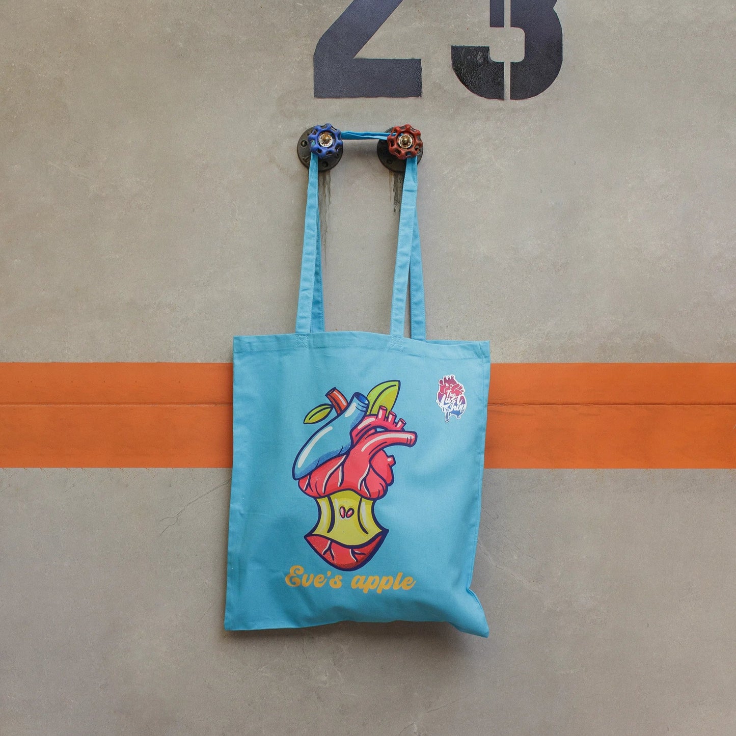 Tote Bag MANZANA DE EVA · Hecha a mano · Tirada numerada · Color AZUL