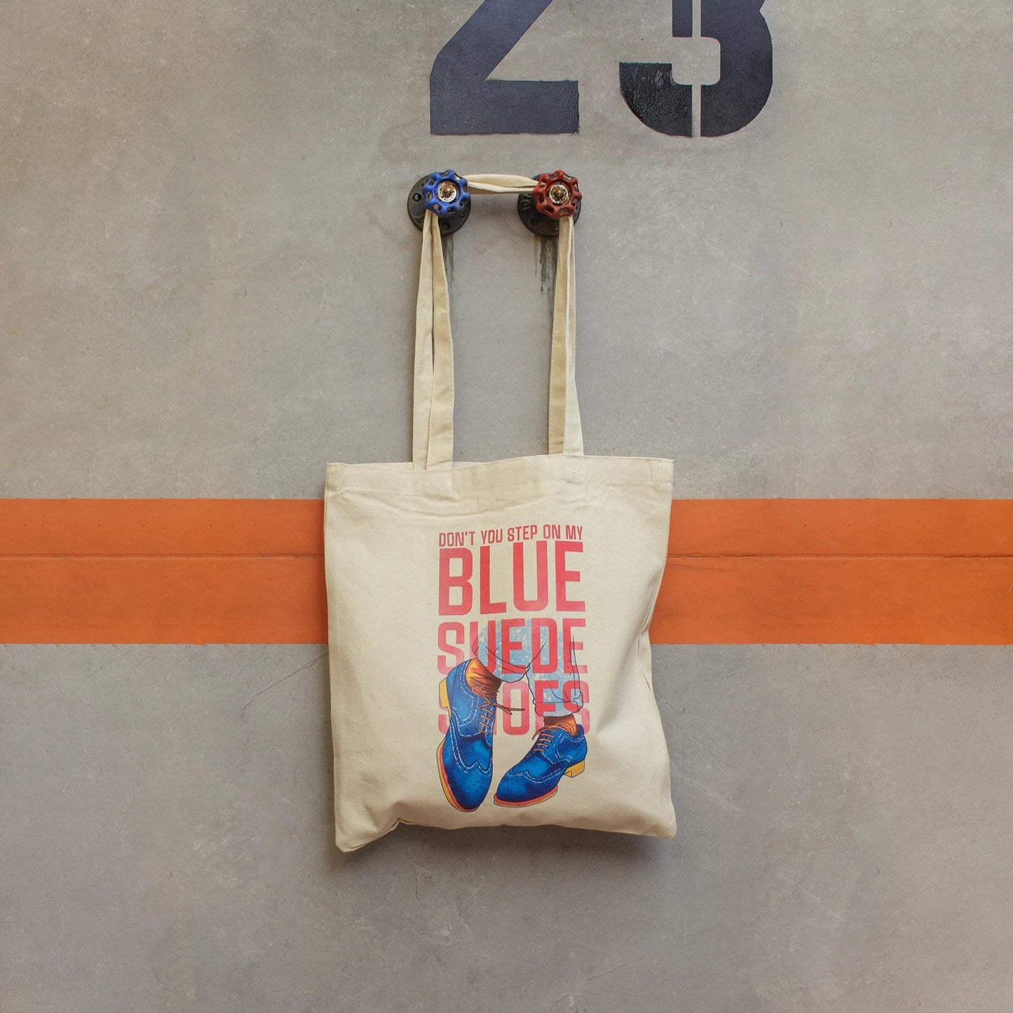 Tote Bag Zapatos gamuza azul · Hecha a mano · Tirada numerada · Color Crudo